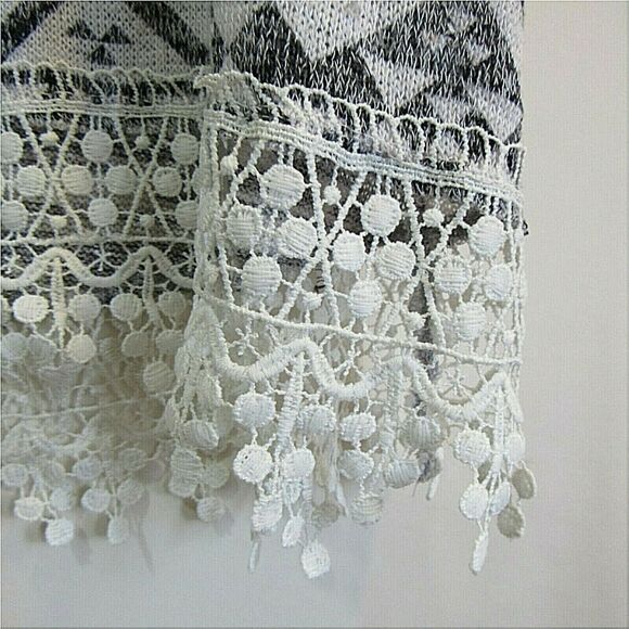 Womens Dressy Tank Top Small Lightweight Wester Print Lace Trim Hem Grey - Picture 3 of 5